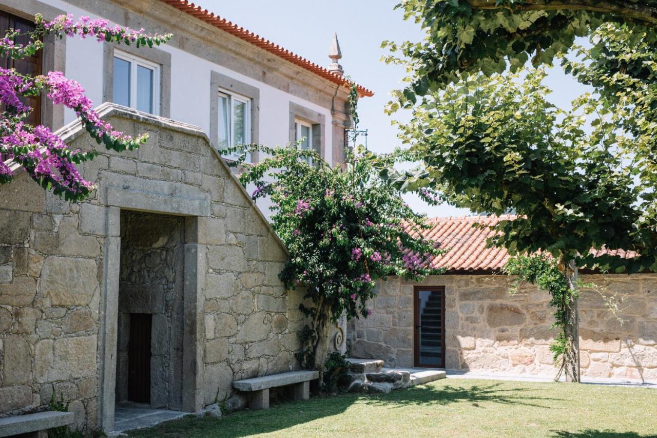 Linden Tree House A And B Apartment Caldelas Exterior photo